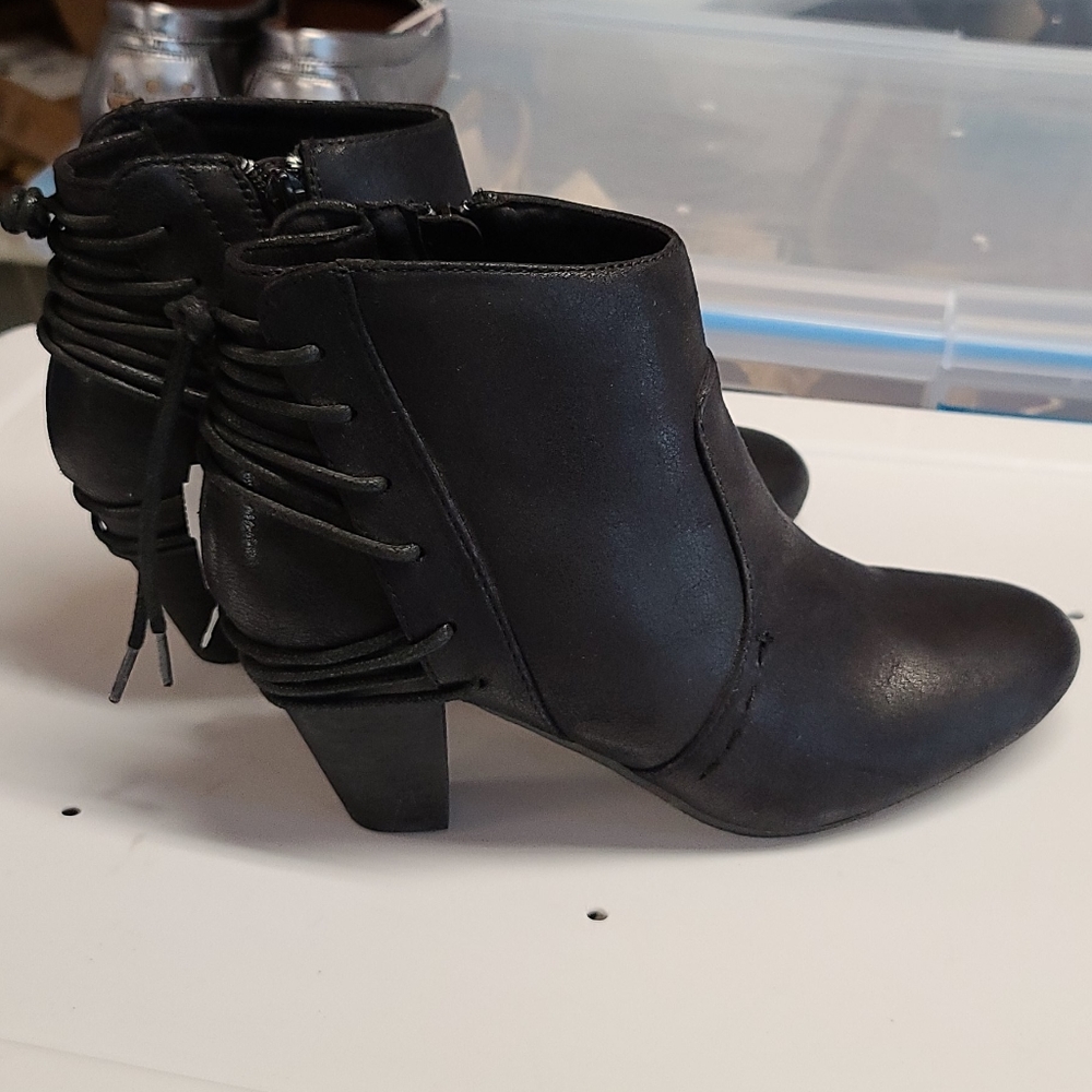 Report Milla Booties